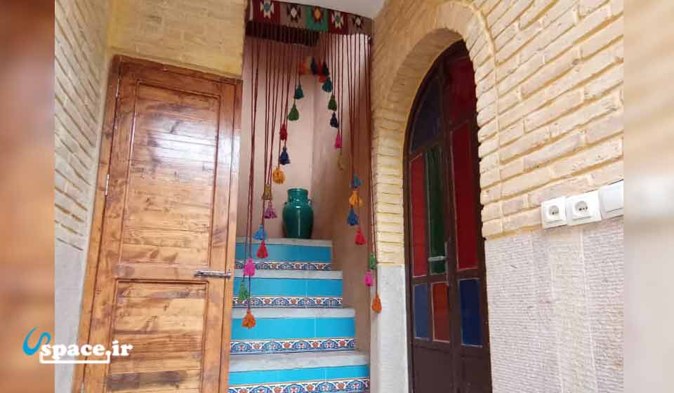 نمای محوطه اقامتگاه بوم گردی یادمان - شیراز